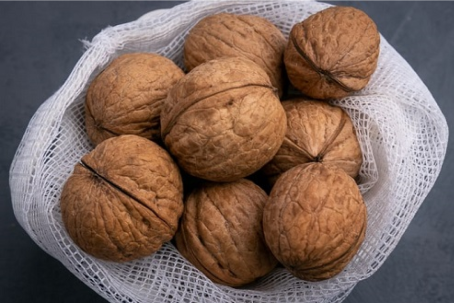 walnuts protein